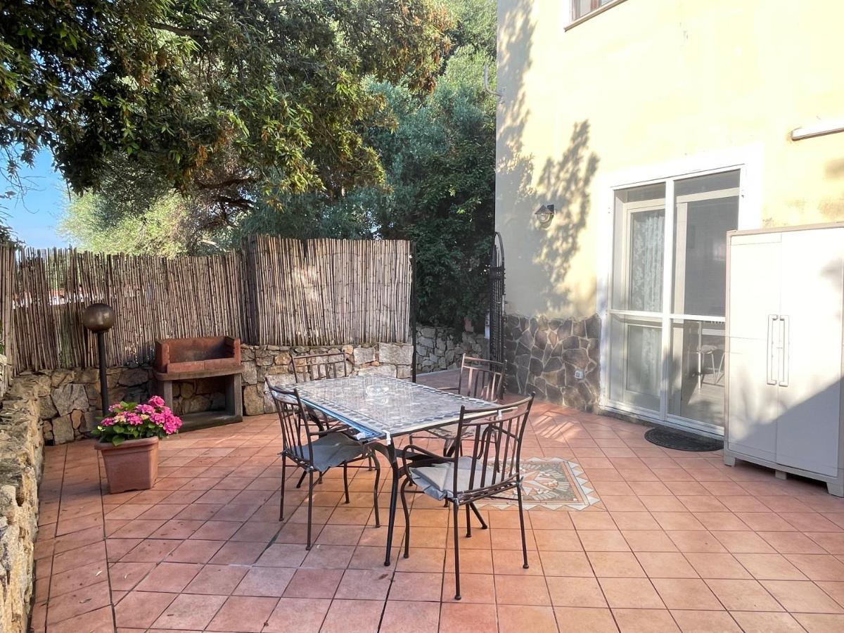 Bilocale Con Spazio Esterno Casa Azara Bagian luar foto